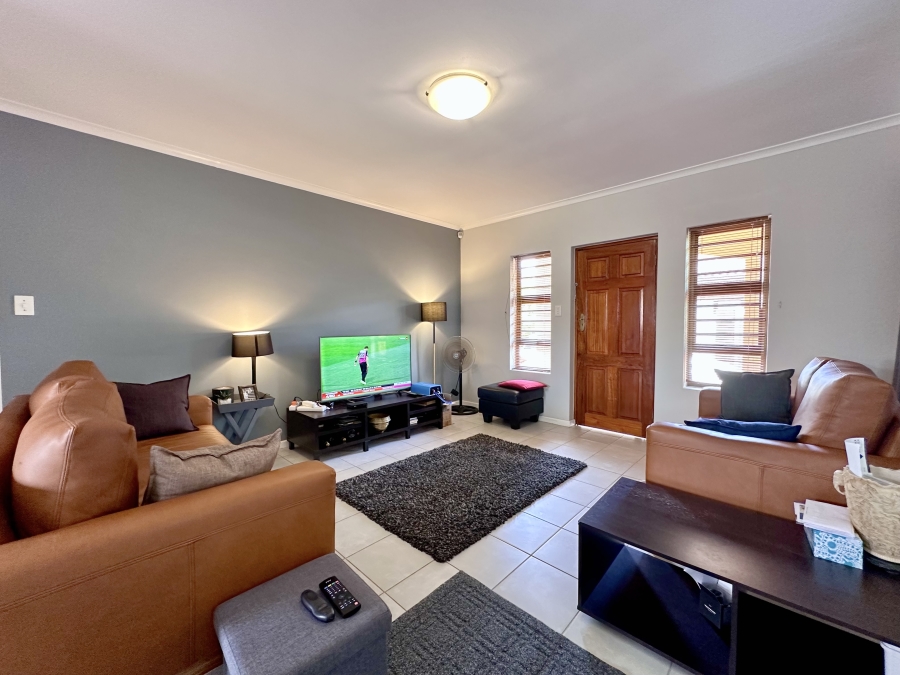To Let 3 Bedroom Property for Rent in Sonstraal Heights Western Cape